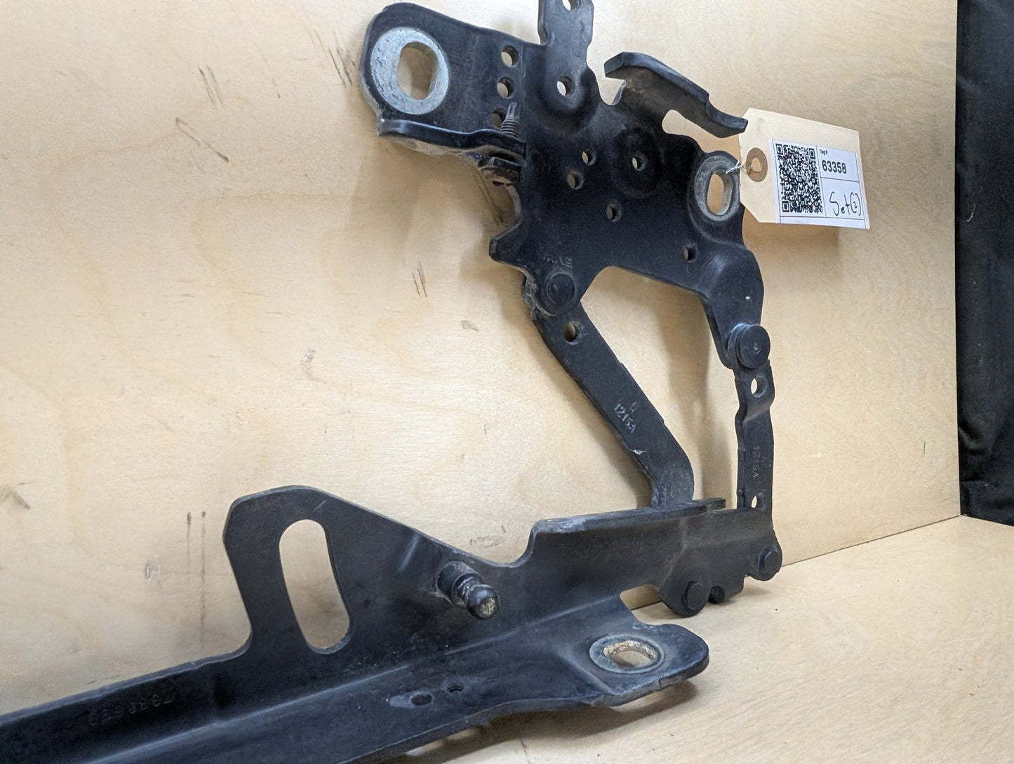 OEM BMW F22 F23 F30 F32 F33 F36 F80 F82 F83 F87 Left Right Side Hood Hinges PAIR
