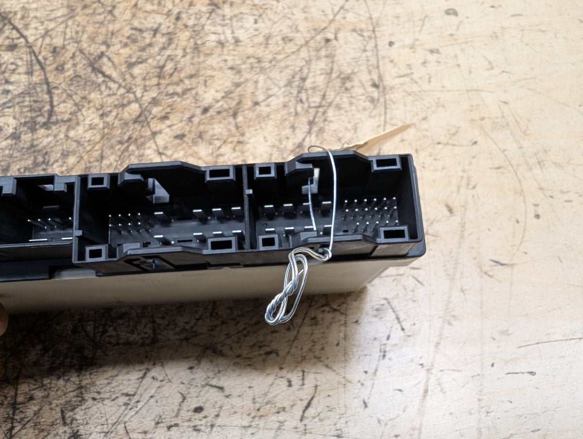 2016-2019 BMW 740Li G12 Front Right Passenger Seat Module 7463477 OEM