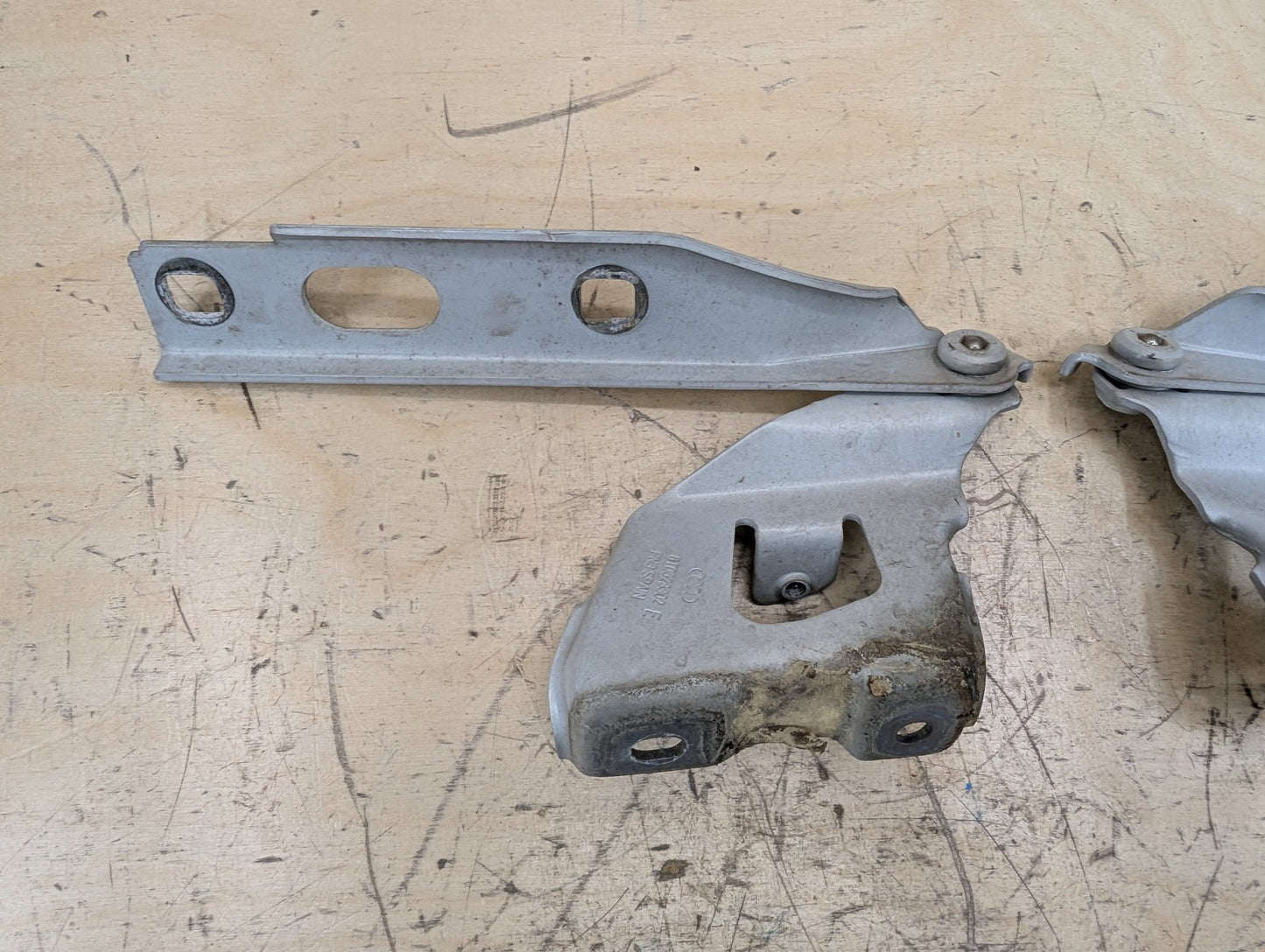 2011-2017 Audi RS5 8T Hood Bonnet Hinges SET 8T0823301E OEM