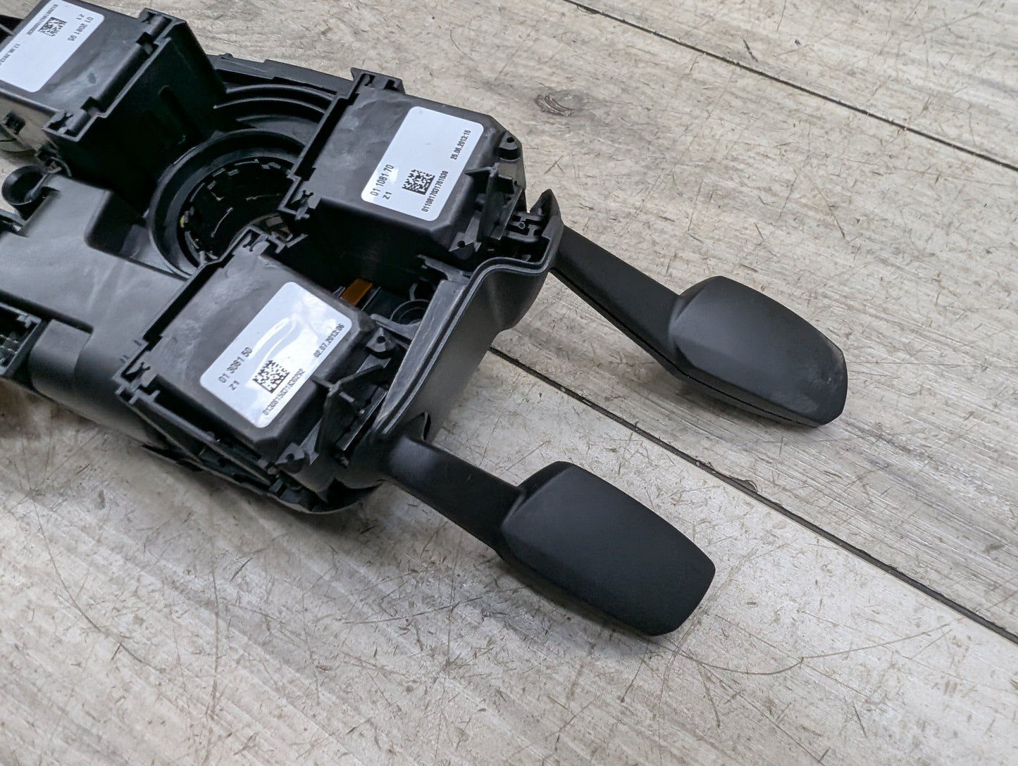 06-13 OEM BMW E89 E90 E92 E93 Steering Switch Control Angle Sensor Clock Spring