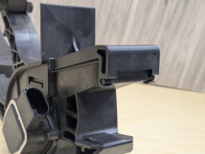 2009-2011 Mercedes-Benz SLK-Class R171 Gas Accelarator Pedal A2113001604 OEM