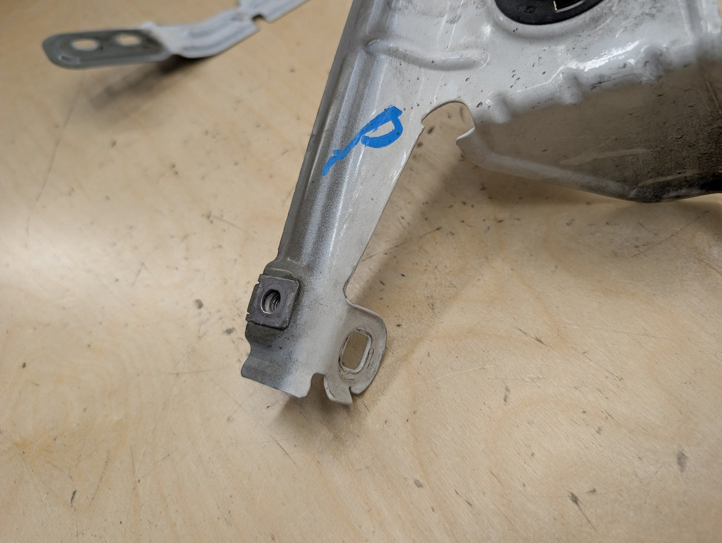 2011-2016 BMW X3 F25 Front Right Passenger Fender Brackets SET 7267328