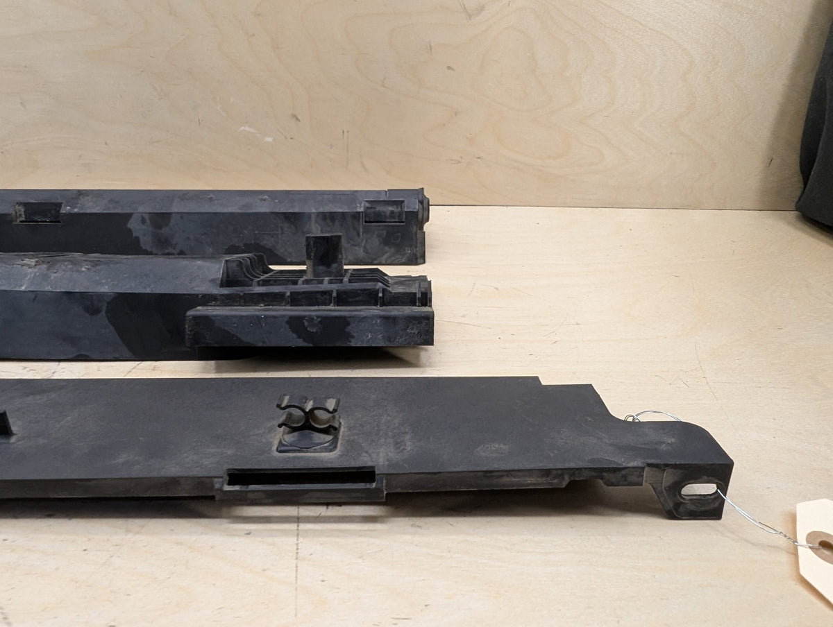 2012-2018 BMW 320i F30 Cooling Radiator Brackets SET 7600904 OEM