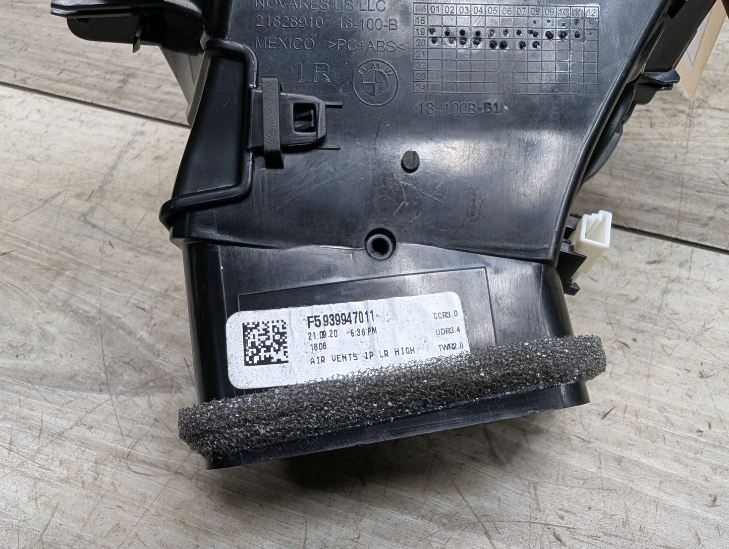 OEM BMW F95 F96 G05 G06 G07 X5 X7 PRE-LCI Right Passenger Fresh Air AC Vent