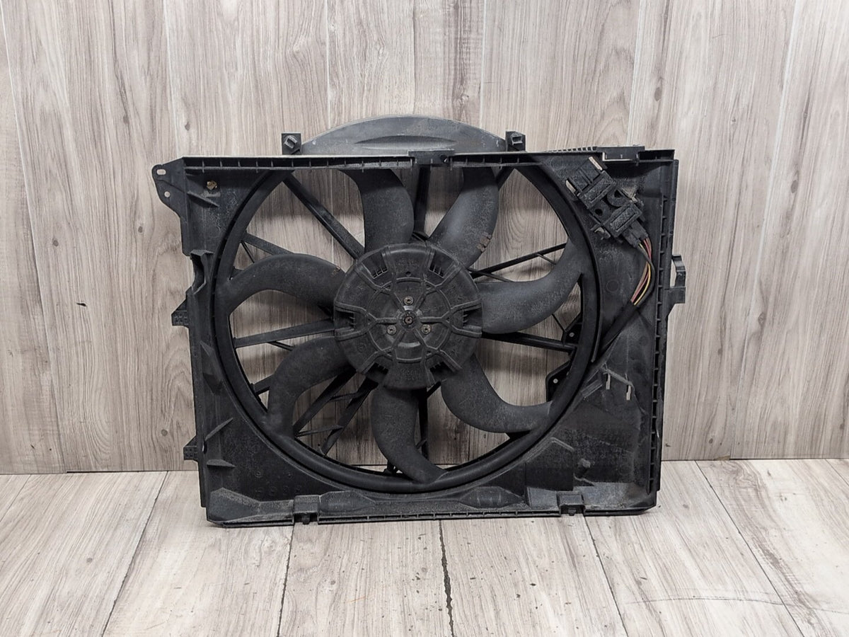 2008-2013 BMW 128i E82 Radiator Fan Shroud Housing w/ Motor 7561713