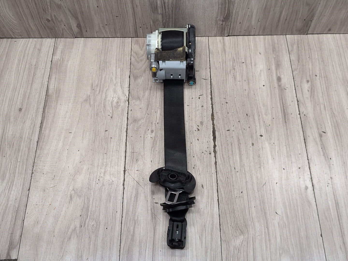 2015-2018 Audi Q3 8U Front Left Driver Seatbelt Seat Belt Retractor 8U0857705F