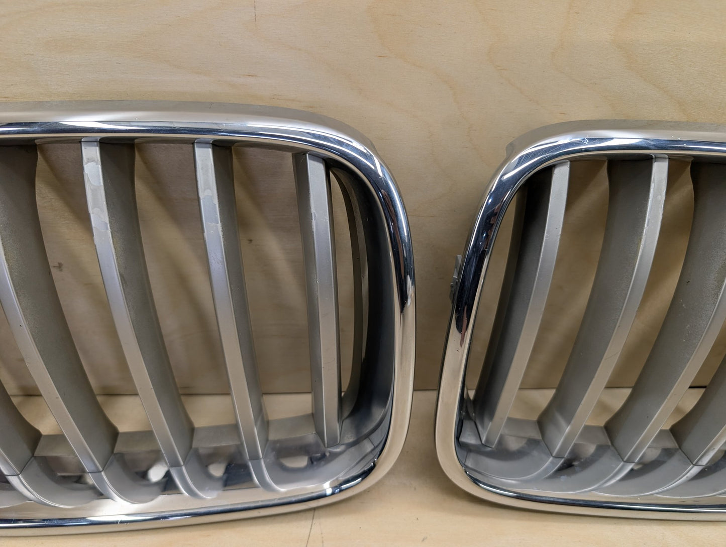2011-2016 BMW X3 F25 Front Left Right Upper Bumper Cover Kidney Grilles SET 7210725
