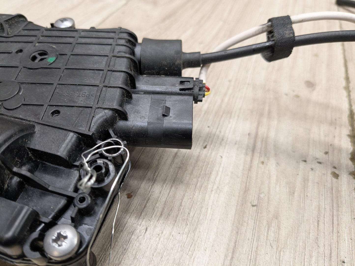 2010 - 2015 BMW 750i F01 Rear Right Passenger Door Latch Lock Actuator 5a36e22 N63B44O1