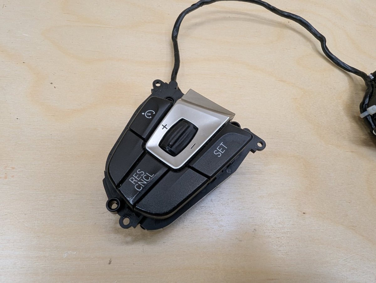 18-21 OEM BMW G01 G02 X3 X4 Steering Wheel Multifunction Switch Button