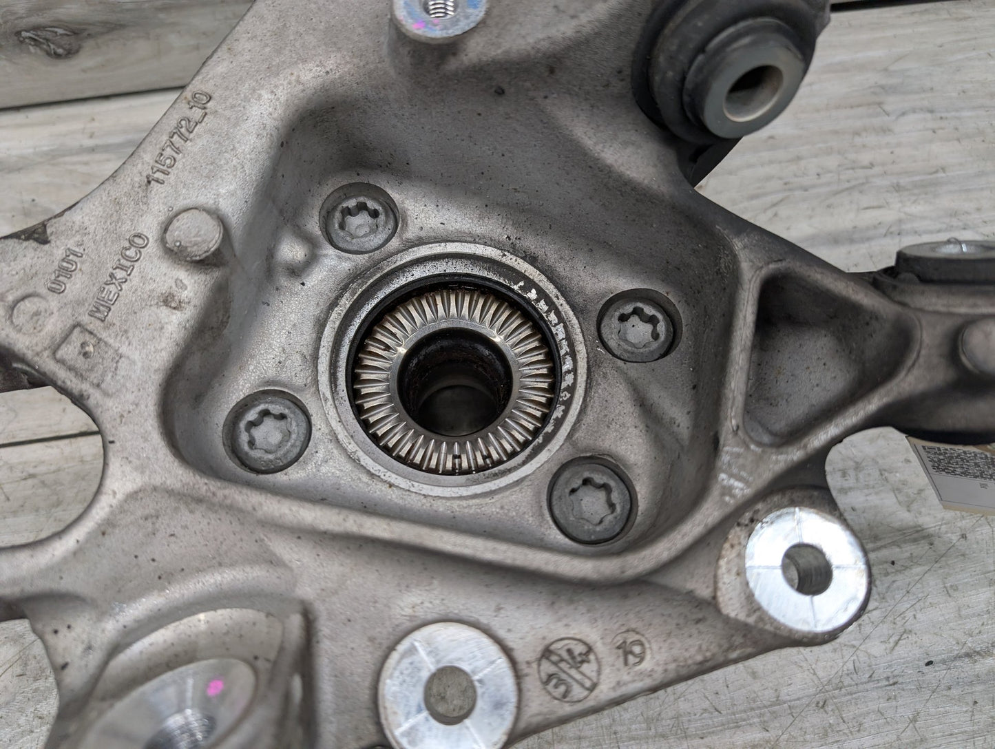 OEM BMW G01 X3 30i 30iX M40iX REAR Right Passenger Knuckle Hub Spindle Bearing