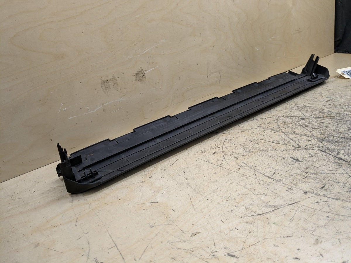 2018-2023 BMW M550i G30 Front Radiator Cover Air Duct Panel 8670940 OEM