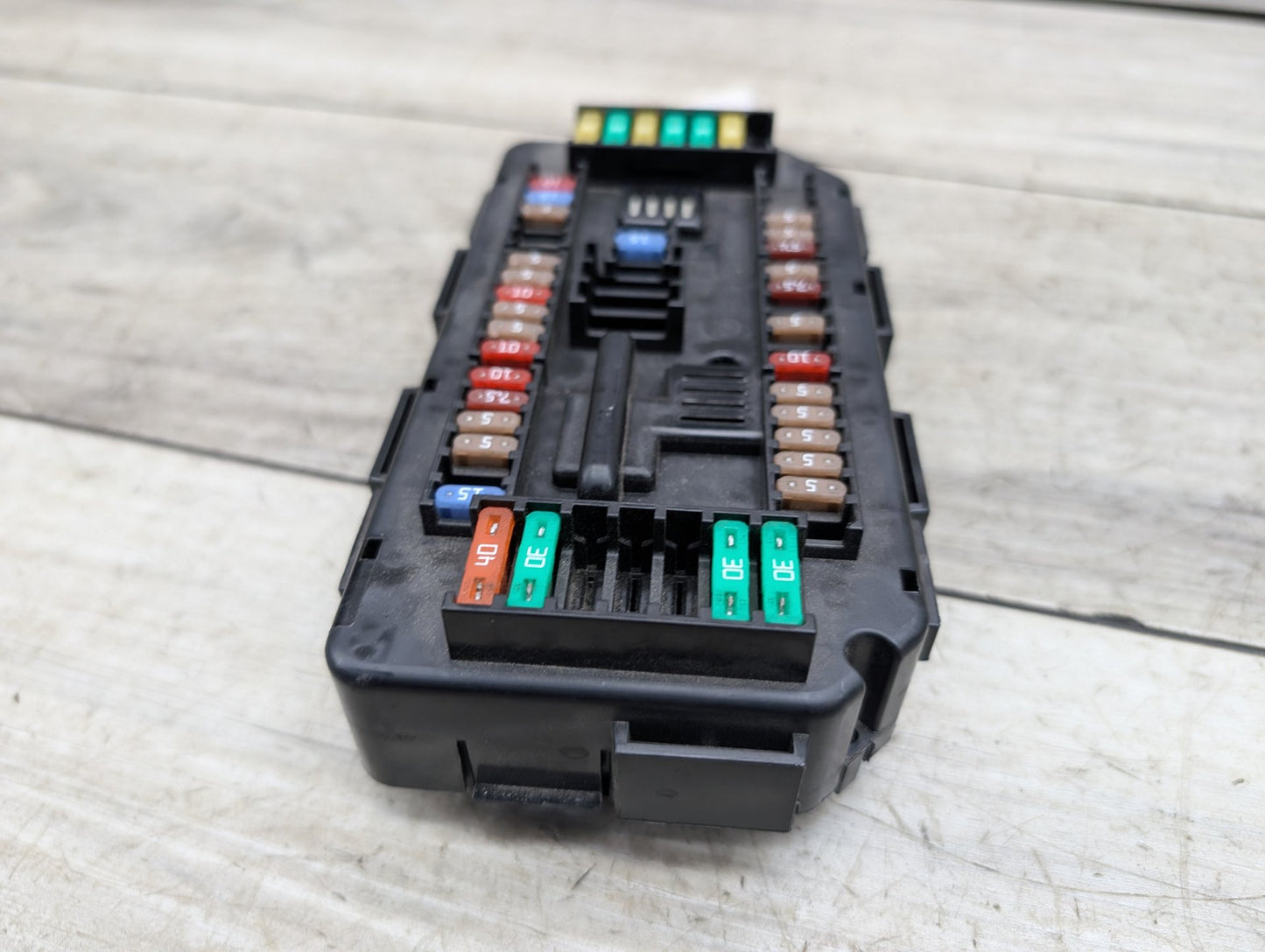 2012-2018 BMW 340i F30 Front Power Distribution Fuse Box 9389068