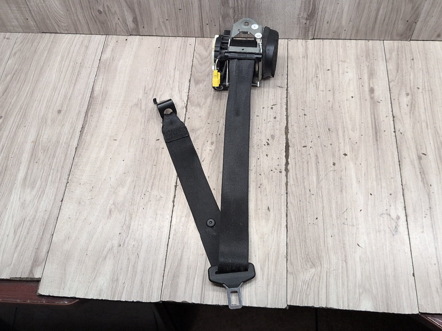 2009-2012 Mercedes-Benz E550 W212 Rear Right Passenger Seatbelt Seat Belt Retractor A2128600485 OEM