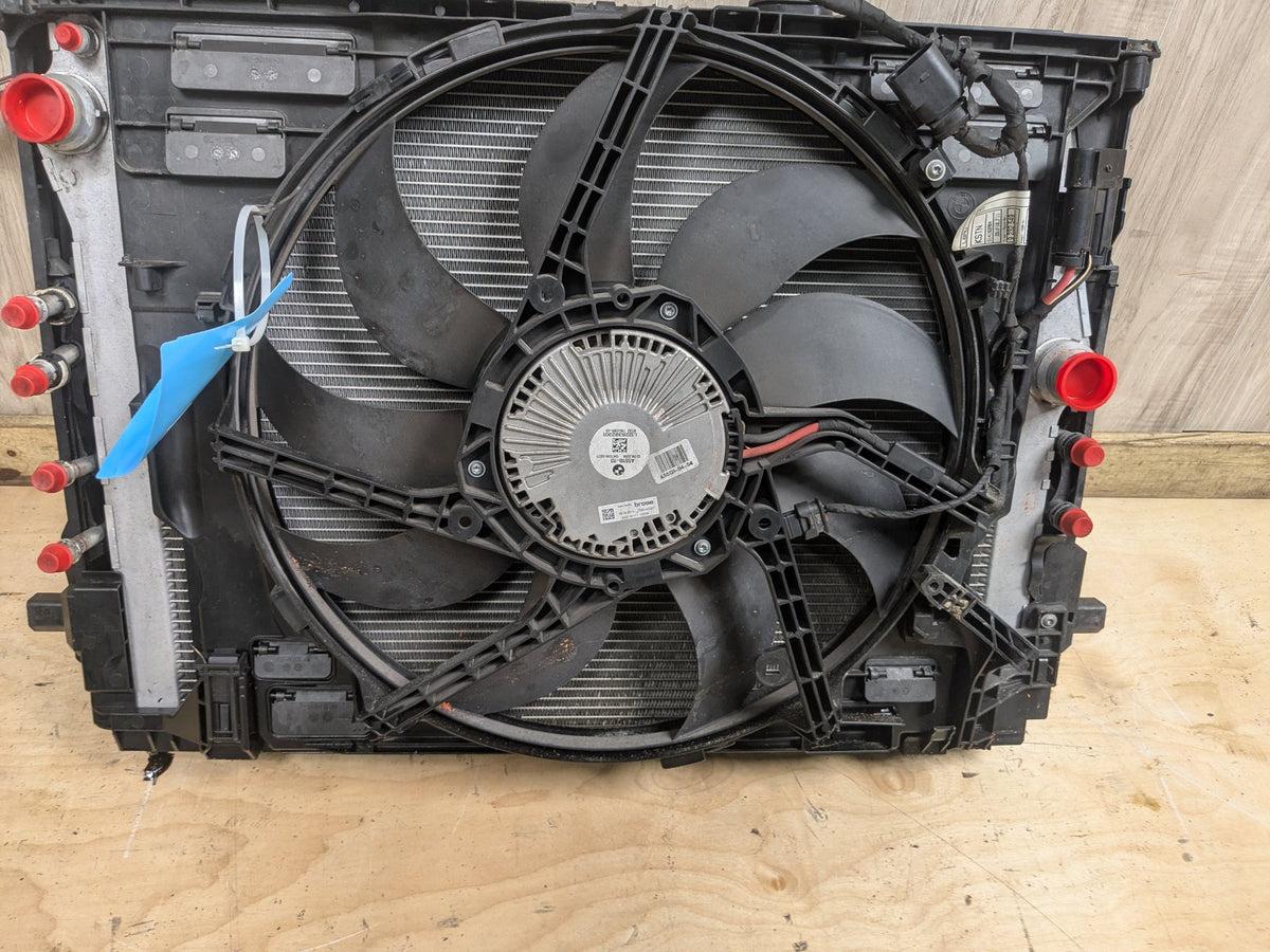12-19 OEM BMW F10 F12 F13 M6 Main Radiators Cooling ASSEMBLY Fan SET S63T 100w