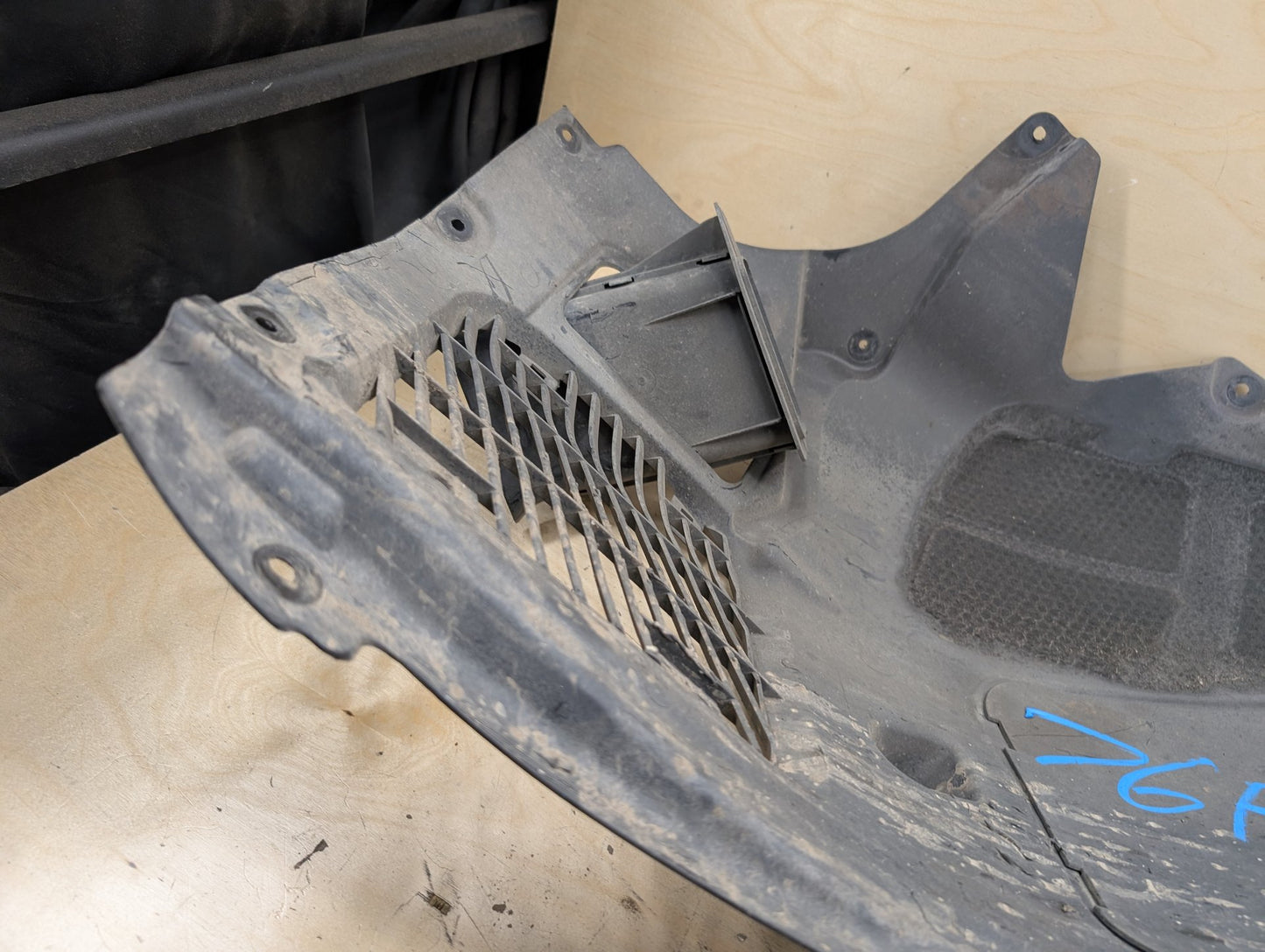 16-19 OEM BMW G11 G12 740 750 Front Right Passenger Fender Liner Splash Shield