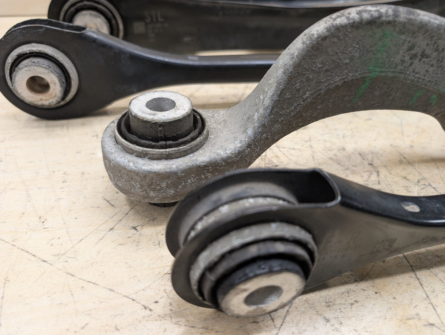 2018-2024 BMW X3 G01 Rear Right Passenger Control Arms SET 6871020