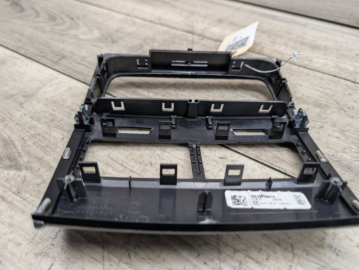 OEM BMW F95 F96 G05 G06 G07 G09 X5 X6 X7 REAR Center Console AC Air Vent Trim