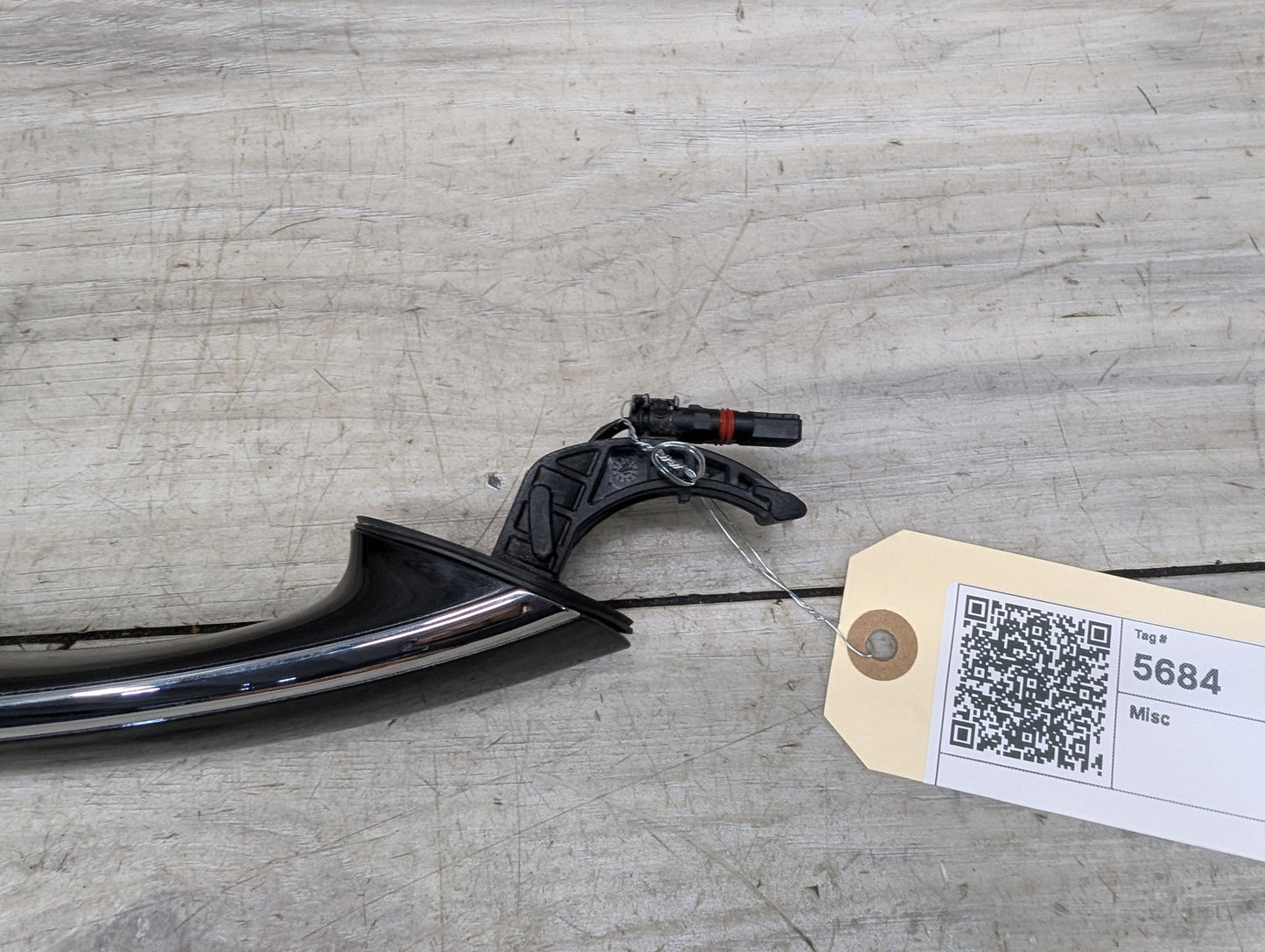 2016-2022 BMW 750Li G12 Front or Rear Right Passenger Exterior Door Handle w/ Comfort Access 7411038