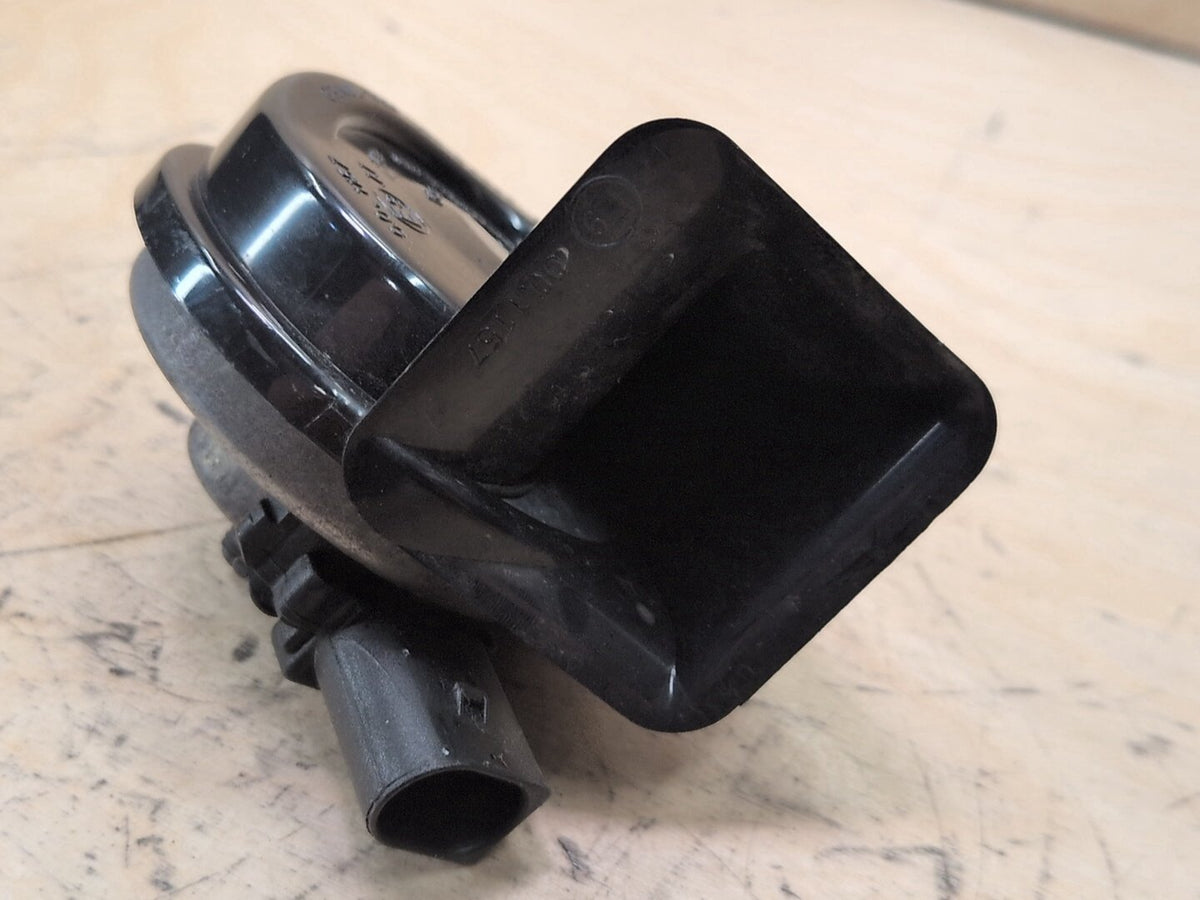 2019-2026 BMW X5 G05 Alarm Horns SET 7442770 OEM