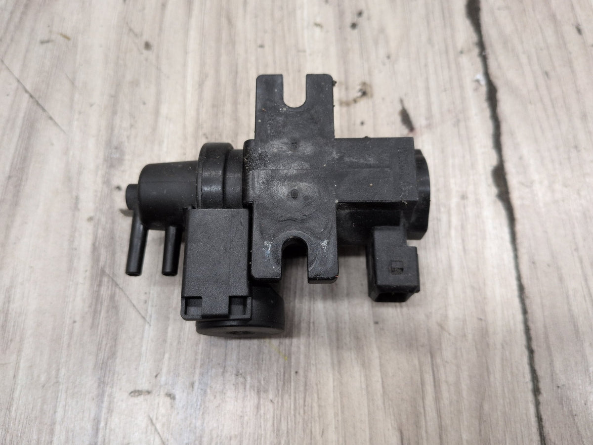 2011-2016 BMW M5 F10 Turbo Boost Pressure Solenoid Valve 7626351