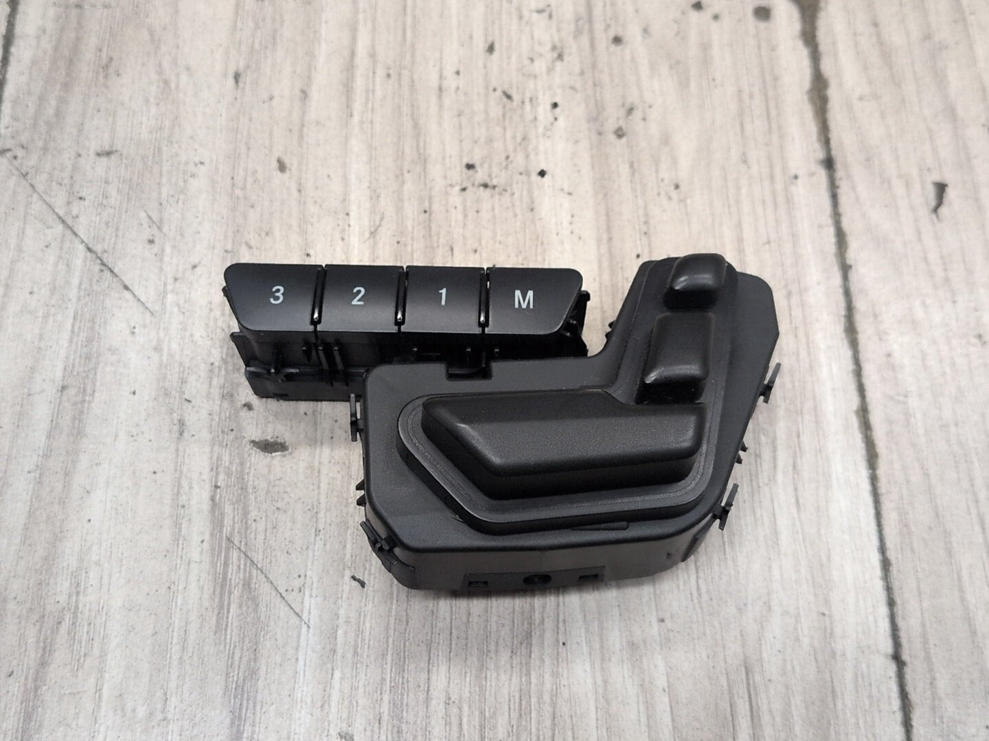 2009-2012 Mercedes-Benz E550 W212 Front Right Passenger Seat Memory Switch A2128700558 OEM