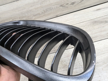 2006-2011 BMW 328i E90 Front Left Right Upper Bumper Cover Kidney Grilles SET 7201967