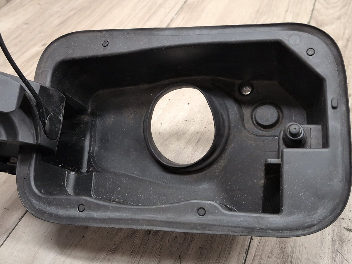 2009-2012 Mercedes-Benz E550 W212 Gas Cover A2127570006 OEM