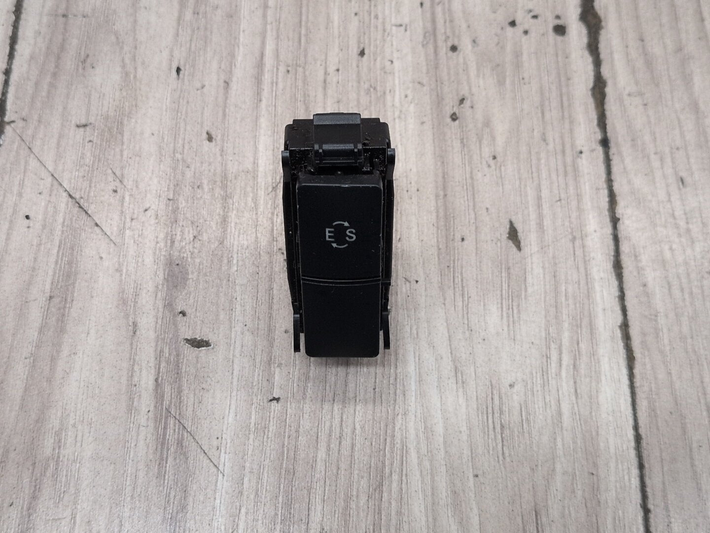 2009-2012 Mercedes-Benz E550 W212 Front Center Console Control Switch Button OEM