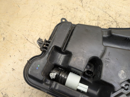 OEM BMW G12 G30 540 M550 750 M760 Windshield Wiper Washer Reservoir Tank Pump