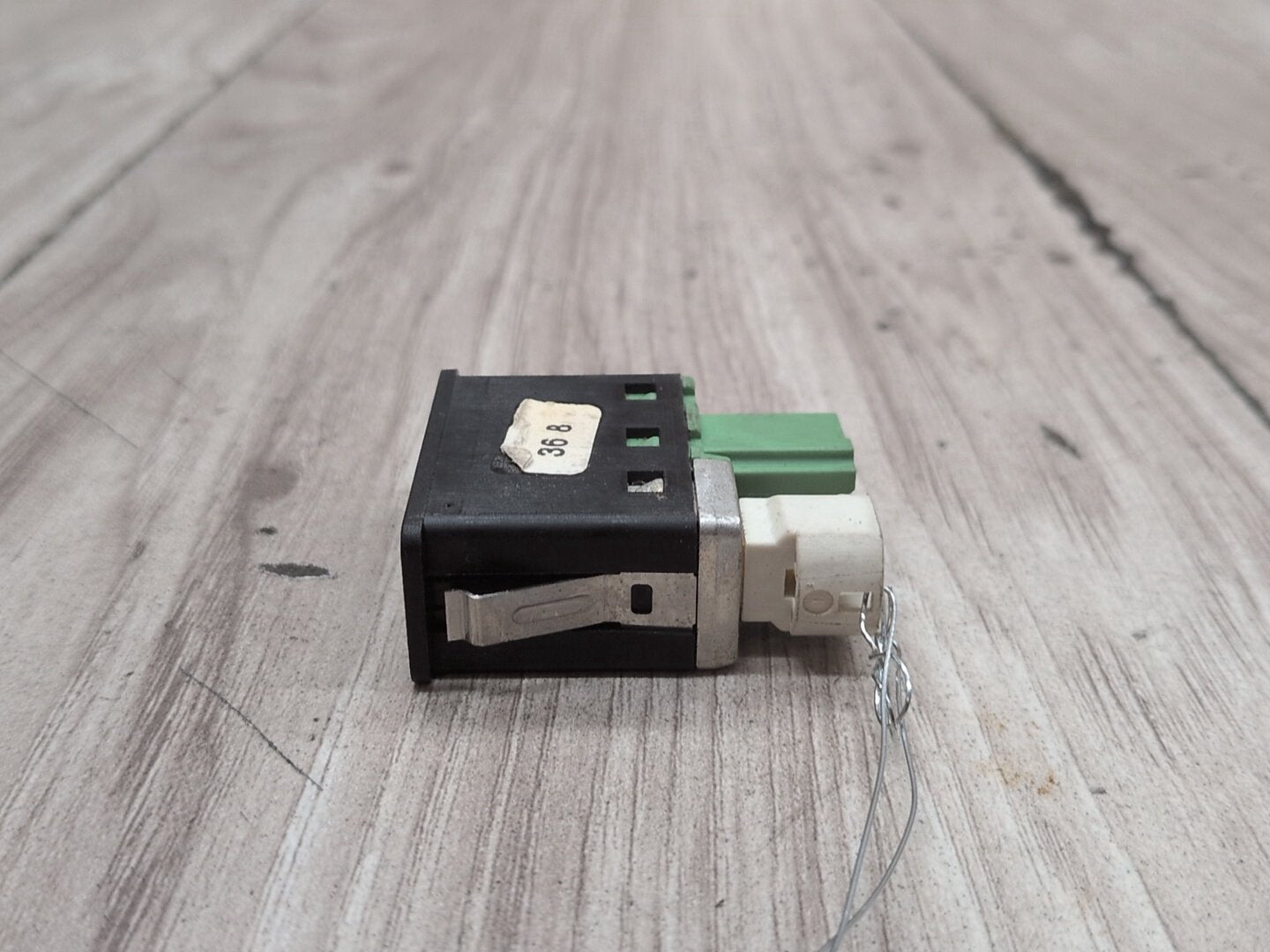 2007-2013 BMW X5 E70 AUX/ USB Charger Port Socket 9189176