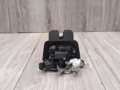 2015-2018 Audi Q3 8U Liftgate Trunk Lid Liftgate Lock Latch Actuator 8R0827505A