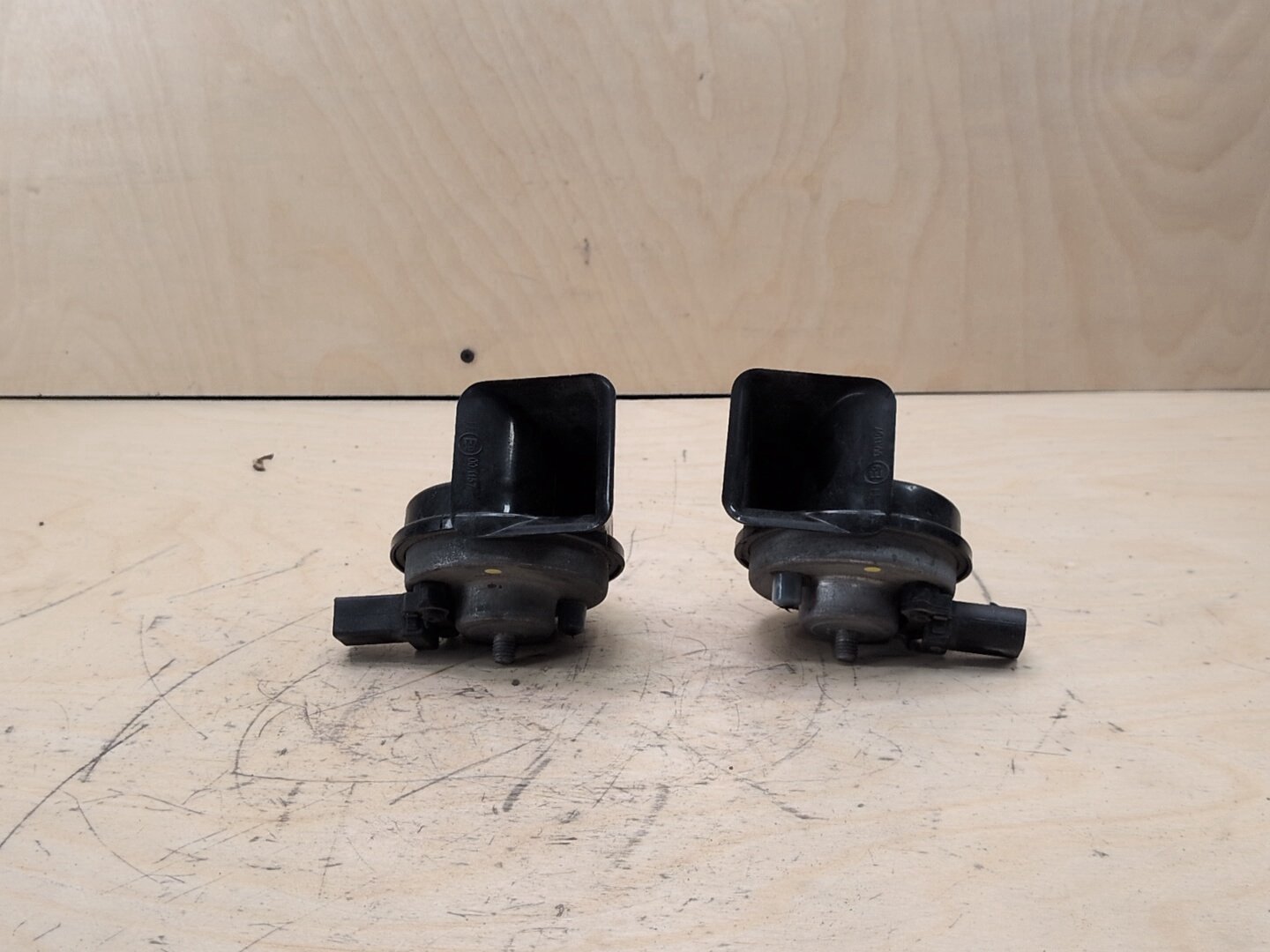 2016-2022 BMW 750i G12 Alarm Horns SET 7342946