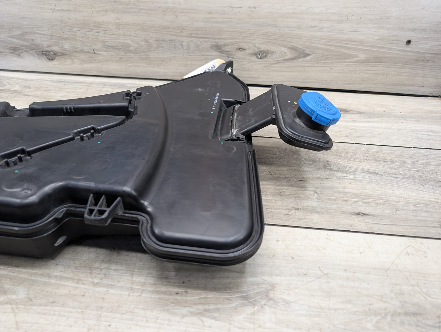 OEM BMW G12 G30 540 M550 750 M760 Windshield Wiper Washer Reservoir Tank Pump