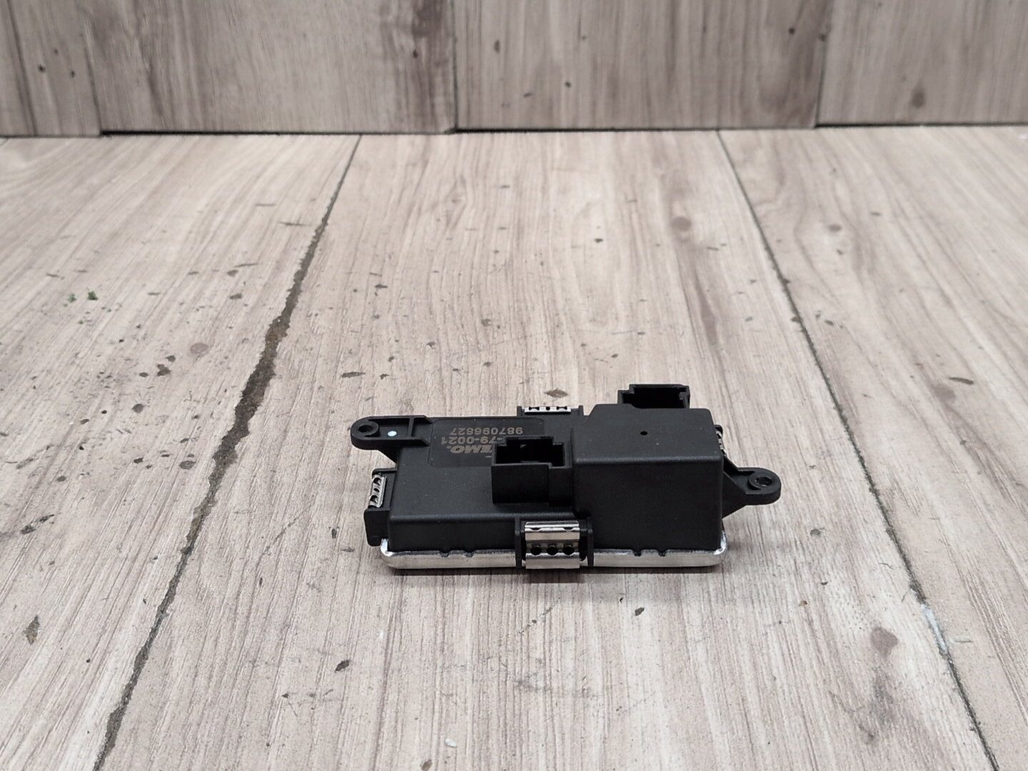 2012 Mercedes-Benz E550 W212 HVAC AC Blower Motor Resistor Fan A2128702110