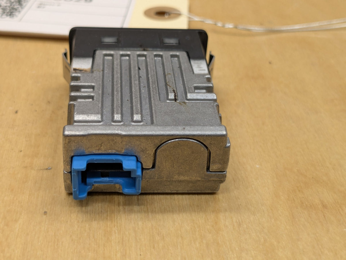 OEM BMW F48 F97 G01 G12 G20 G26 G30 USB Type C Socket Charger Port Connector
