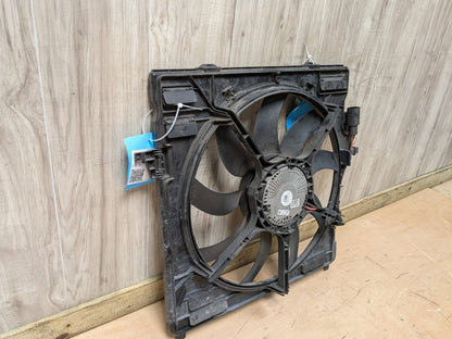 2014 - 2016 BMW X6 F86 Radiator Fan Shroud Housing w/ Motor 7634472 S63B44T2