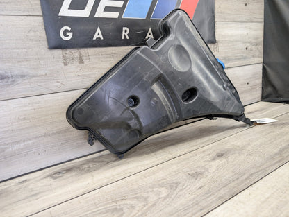 OEM BMW G12 G30 540 M550 750 M760 Windshield Wiper Washer Reservoir Tank Pump