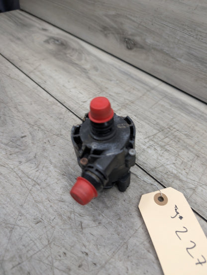 16-19 OEM BMW G11 G12 G30 M550 750 M760 Auxiliary Electric Coolant Water Pump