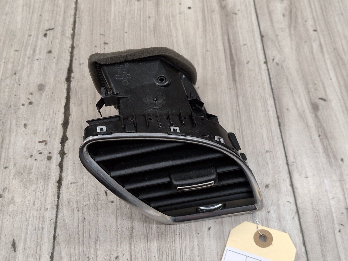 2008 - 2017 Audi S5 8T Dashboard Dash Board Right Passenger Air Vent 8T1820902G