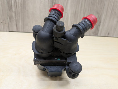 2009-2011 Mercedes-Benz SLK-Class R171 Engine Water Heater Valve A0048302084