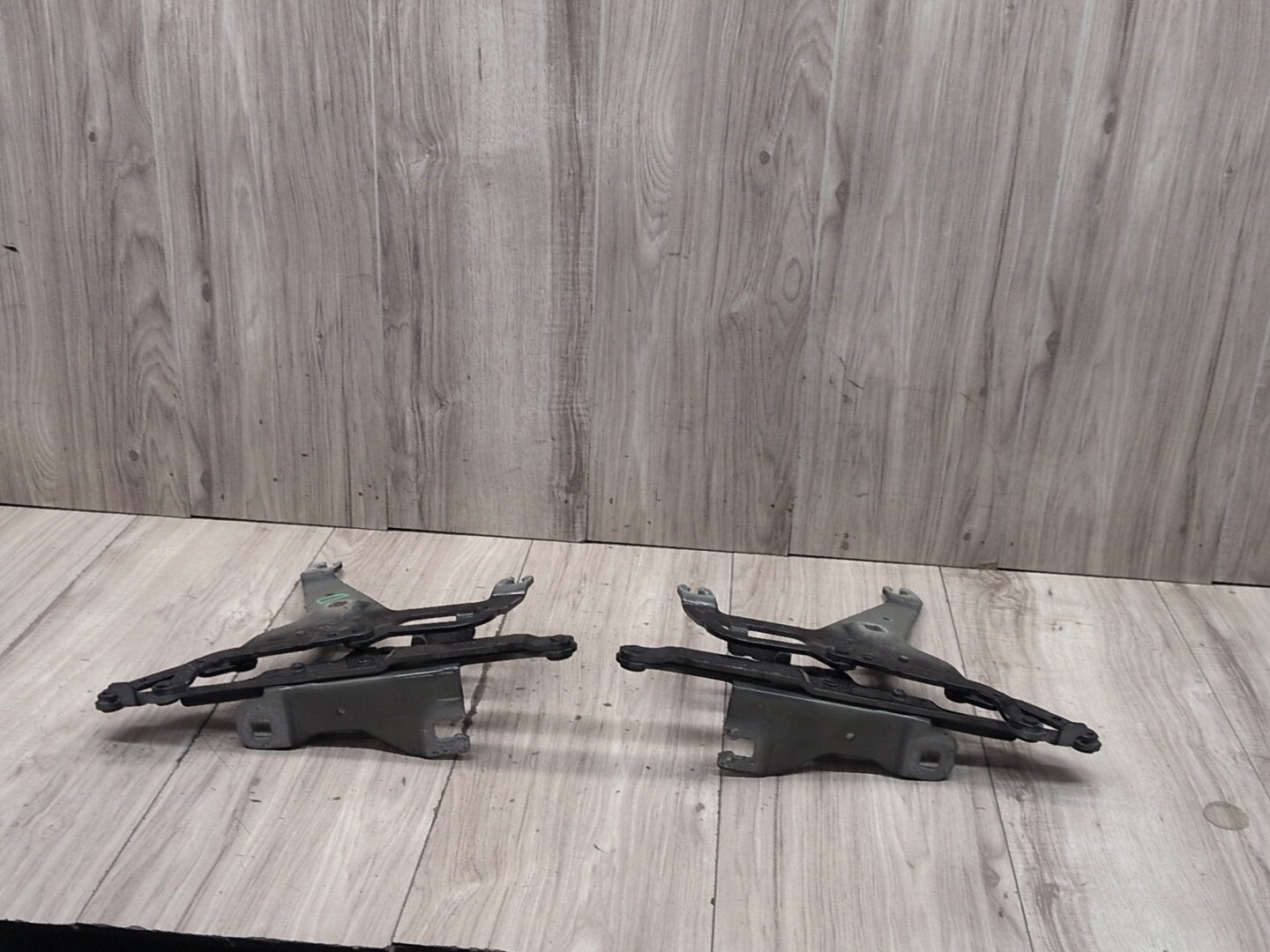 OEM BMW F15 F16 F85 X5 X6 Left Right Hood Hinge Support Bracket Brace SET