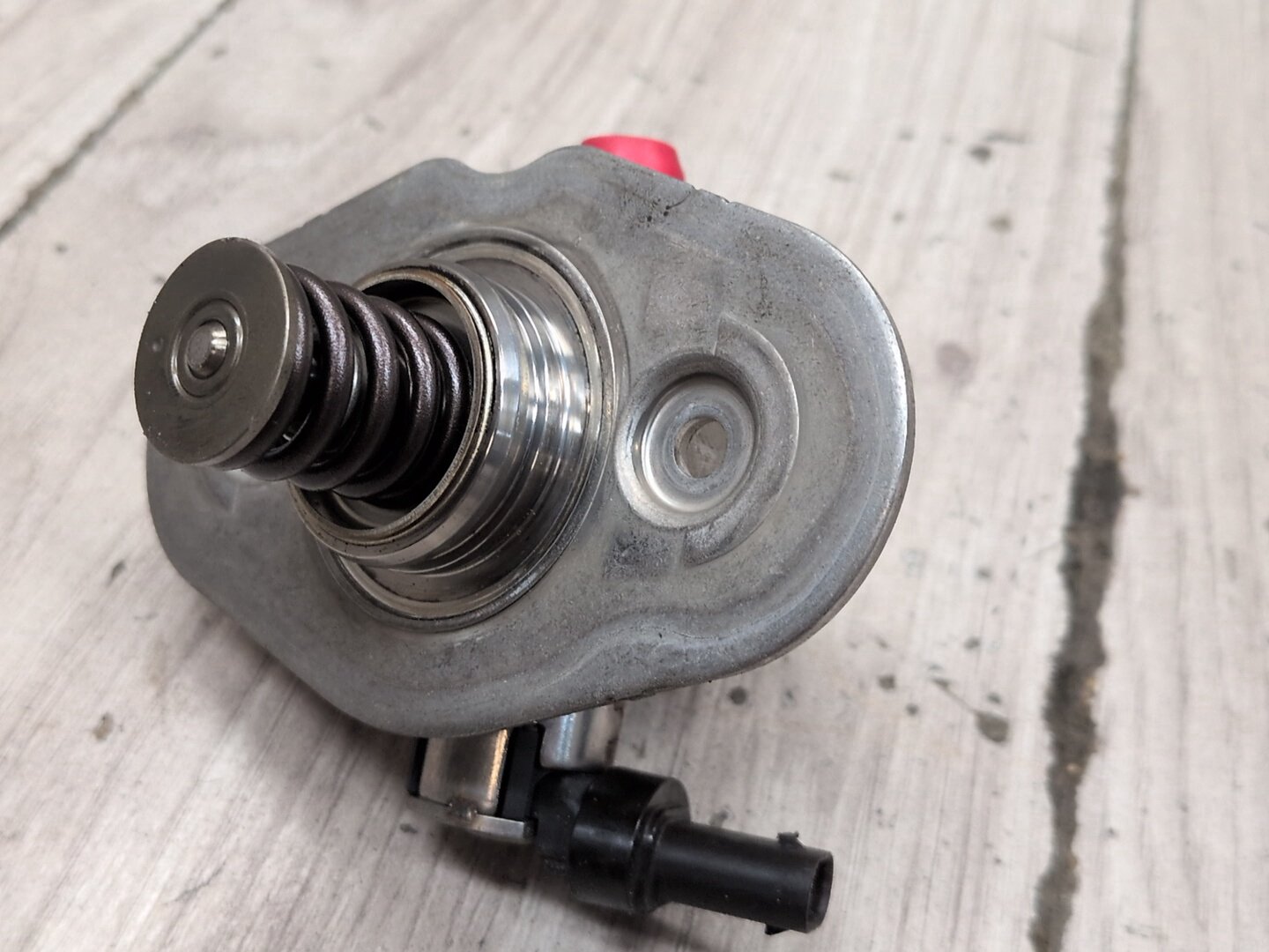 16-20 OEM BMW G11 G12 750 G30 M550 Engine N63R HPFP High Pressure Fuel Pump 5-8