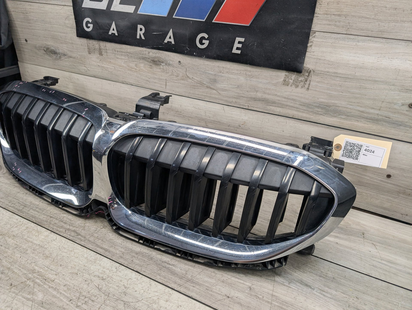 2019 - 2026 BMW 330i G20 Front Left Right Upper Bumper Cover Kidney Grilles SET 9465190 B46B20O1