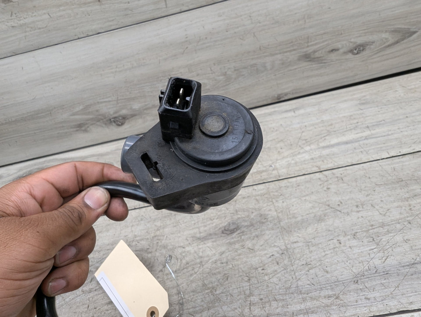2014 - 2018 BMW X5 F15 Fuel Tank Ventilation Breather Valve 7636141 N63B44O1