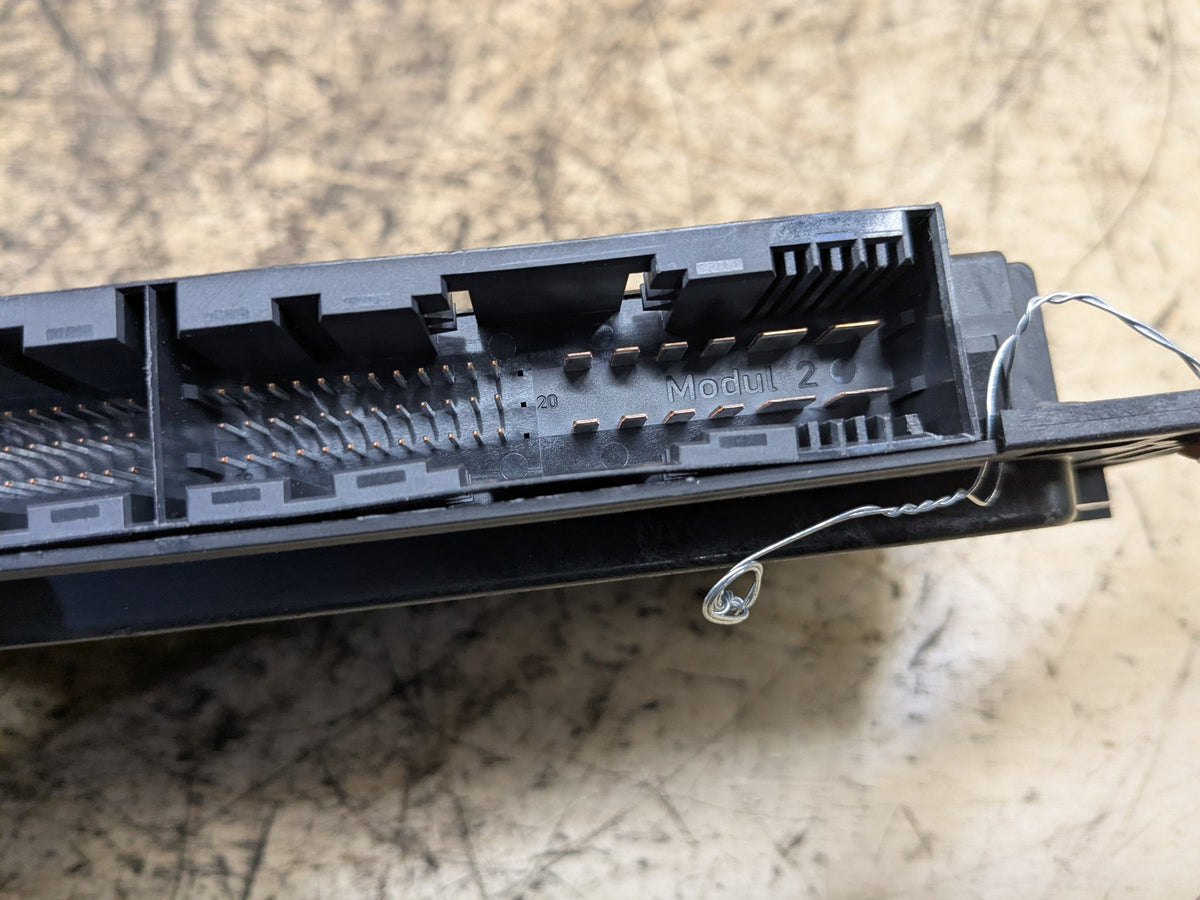 11-13 OEM BMW E82 E88 128 135 LCI AHL FRM3R FRM Footwell Light Control Module