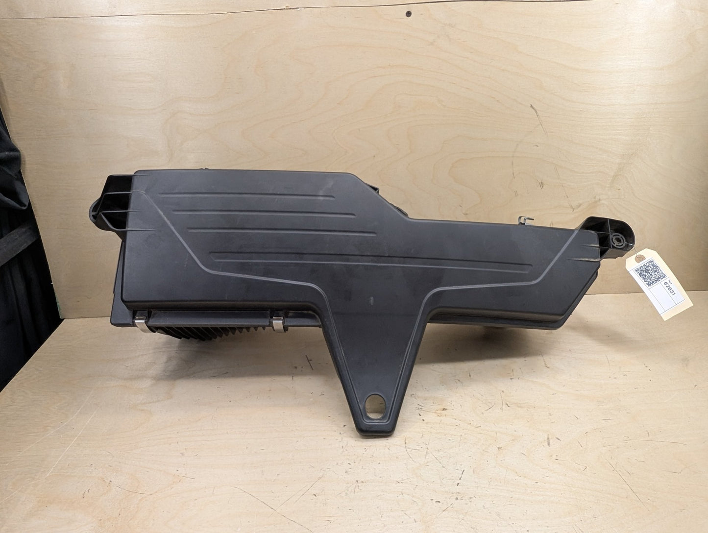 2012-2018 BMW F30 328i N47D20O1 Engine Air Filter Box Assembly 8507313