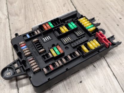 2014-2020 BMW 435i F32 Front Power Distribution Fuse Box 9389070