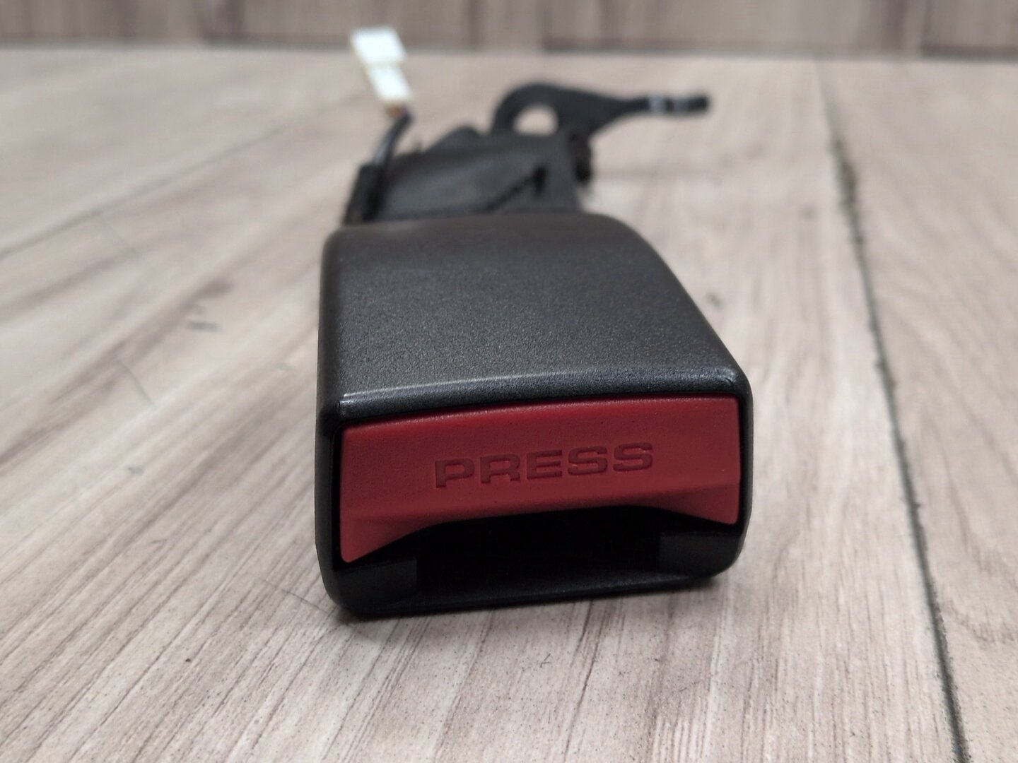 OEM BMW F90 M5 G30 530 540 M550 Rear Center Middle Seatbelt Seat Belt Buckle