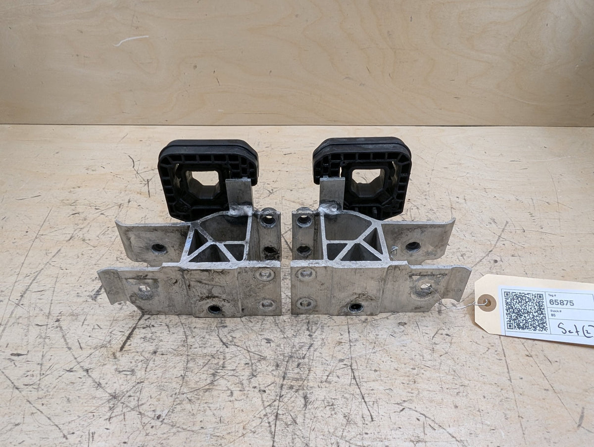 2019-2026 BMW X5 G05 Radiator Lower Mounting Brackets SET 8642753 OEM
