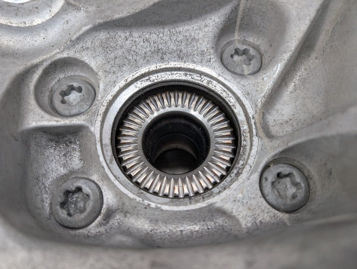19-25 OEM BMW G20 330 M340 REAR Left Driver Knuckle Wheel Hub Spindle Bearing